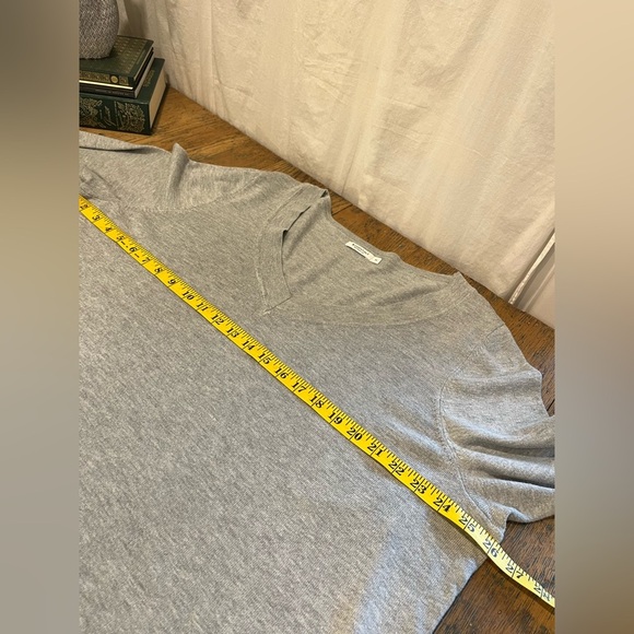 🩶 R ESSENTIALS – Grey V-Neck Sweater – Size 3x - Picture 7 of 8